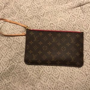 Louis Vuitton Neverfull Damier Pouch
